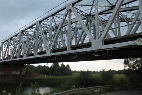 В Ярославской области с железнодорожного моста упал подросток