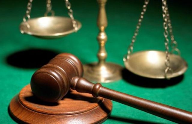 В Ярославле пони напал на женщину В Ярославле пони напал на женщину