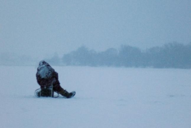 На Рыбинском водохранилище заблудился рыбак из-за метели 