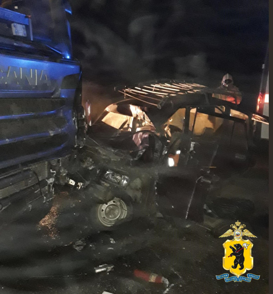 В Ярославской области в ночном ДТП на трассе М-8 погиб мужчина