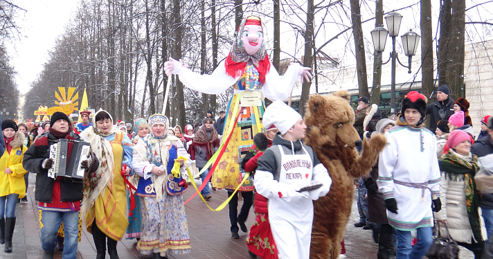 Главную Масленицу страны открыли большим карнавальным шествием_54653