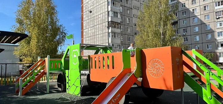 В Ярославле открыли четыре новые детские площадки