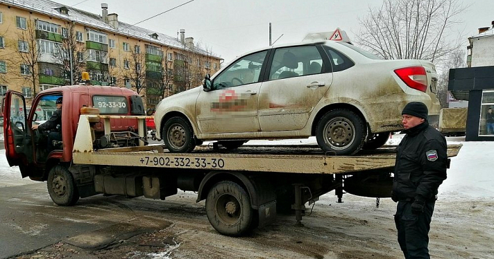 У ярославской автошколы арестовали учебные машины за долги владелицы 