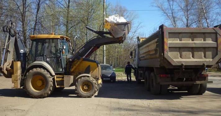 За апрель из Дзержинского района вывезено более 600 кубометров мусора