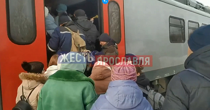 «Ехали на подножках»: поездка на поезде вернула ярославцев в «лихие» 90-е