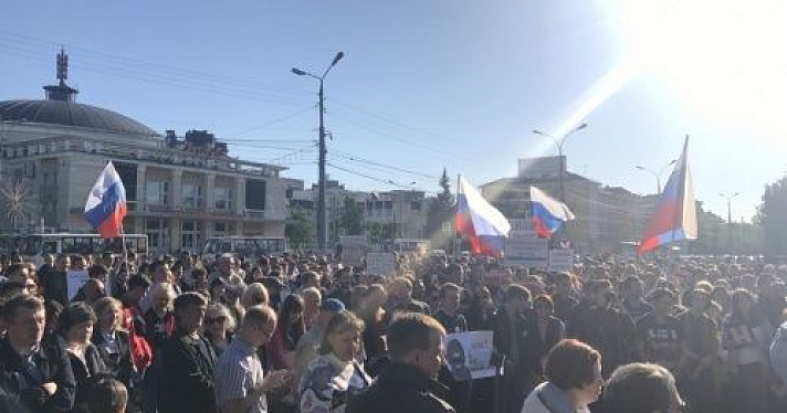 Илью Шестерикова во дворе дома предостерегли от проведения митинга против пенсионной реформы