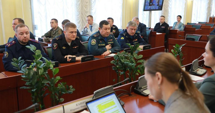 Массовые мероприятия в Ярославской области поручили проводить при наличии вооружённой охраны