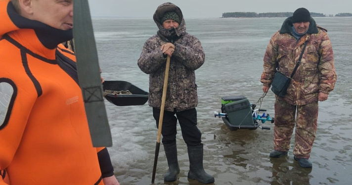 Восьмерых рыбаков на Рыбинском водохранилище унесло на льдине_268900