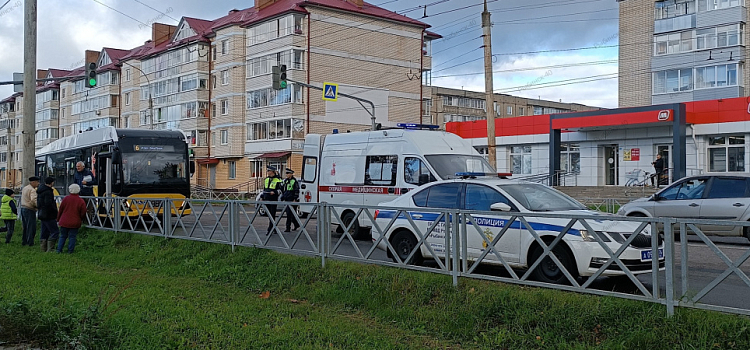 «Удар был очень сильным»: в Рыбинске троллейбус сбил пешехода