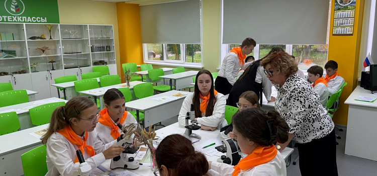 В школах Ярославской области открыли агротехнологические классы