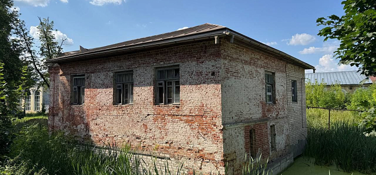 В Ростове Великом у собственника отобрали памятник архитектуры_300758