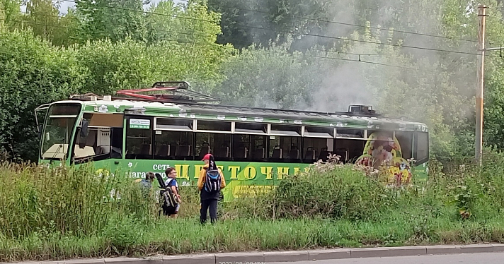 В Ярославле загорелся трамвай во время движения_217611