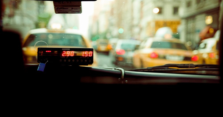 51-летний таксист обокрал заснувшую пассажирку