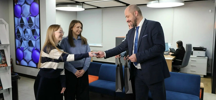 В Ярославской области начали выдавать единую карту жителя