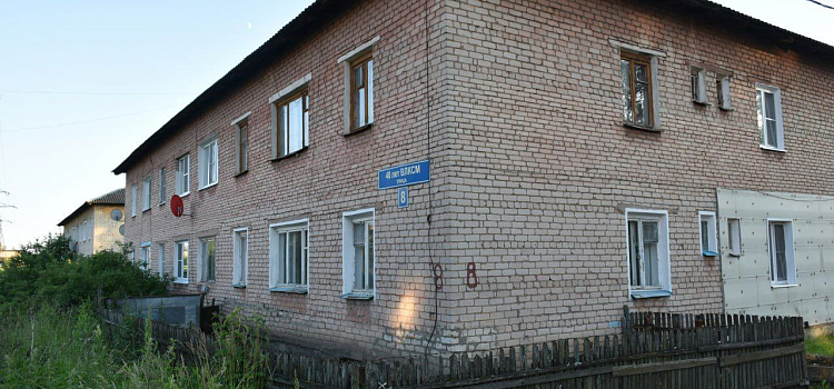 В Ярославской области жилой дом экстренно расселили из-за угрозы обрушения_299321