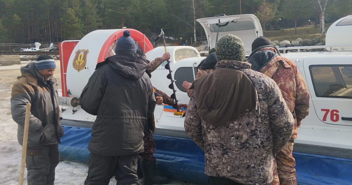 Восьмерых рыбаков на Рыбинском водохранилище унесло на льдине_268896