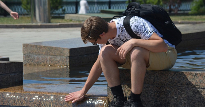 Как ярославцы справляются с аномальной жарой: фоторепортаж с улиц города