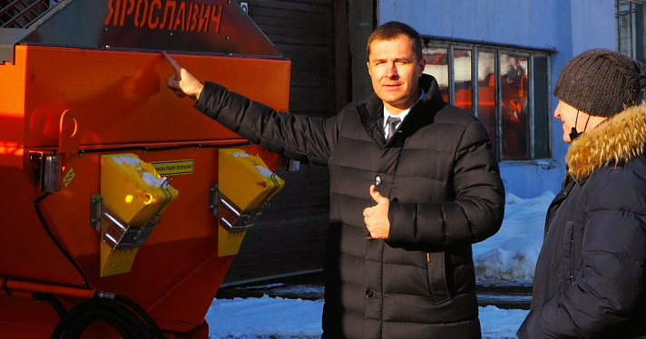 Мэр Волков принял новую спецтехнику для уборки города. Фоторепортаж
