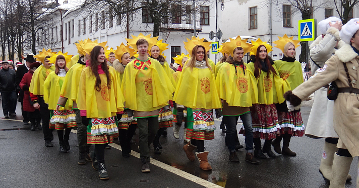 Главную Масленицу страны открыли большим карнавальным шествием_54663