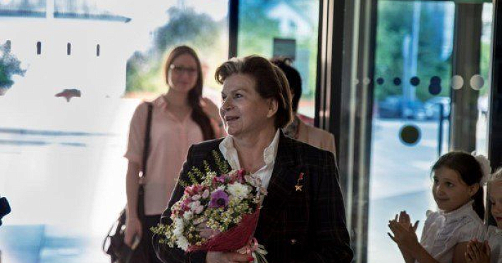 Валентина Терешкова поздравила лауреатов викторины, посвященной полету Гагарина