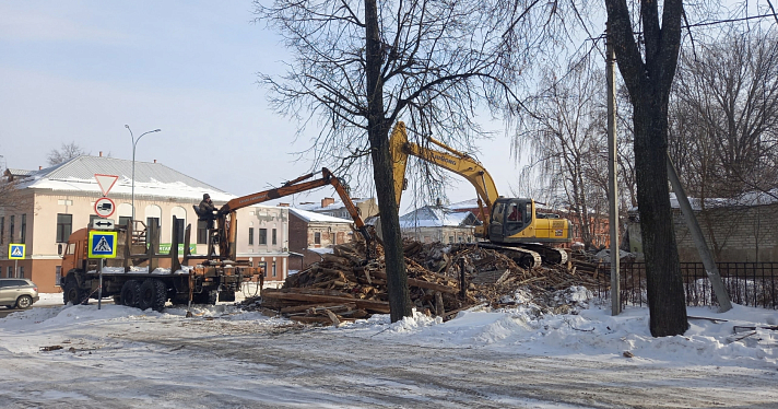 Наследие исторического центра сравняли с землей: Следственный комитет проверит законность сноса старинного здания в Рыбинске_233902