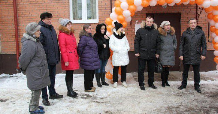 Три ярославские семьи получили ключи от новых квартир 