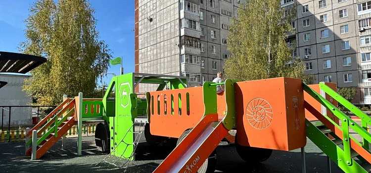В Ярославле открыли четыре новые детские площадки_303508