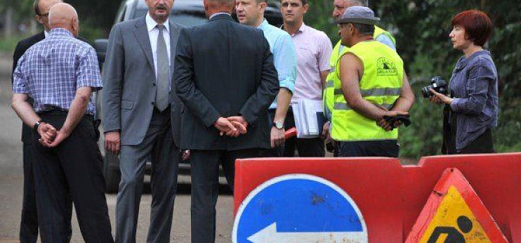 В Ростовском районе проверили ход реализации проекта «Обустроим область к юбилею!» 