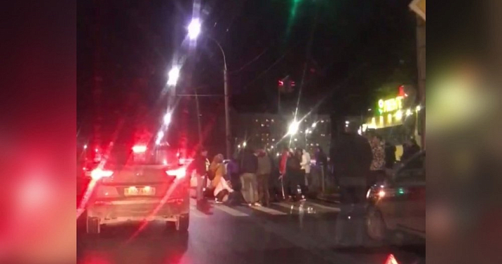 В Брагино на пешеходном переходе сбили подростка. Видео