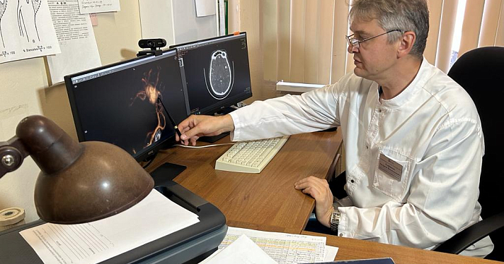 Ярославские врачи провели уникальную операцию на сосудах головного мозга_251550