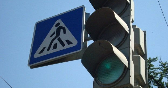 На перекрестке улиц Советской и Флотской установили светофор