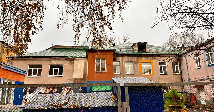 В Ярославле прокуратура проверила затянувшийся ремонт крыши детского сада_256388