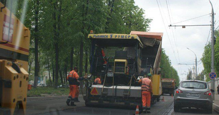 На проспекте Ленина в Ярославле ремонт дорог идет полным ходом 