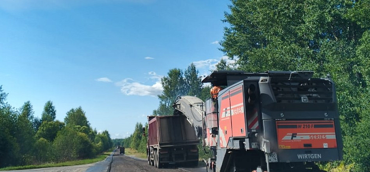 В Ярославской области ремонт дороги ведут с применением современных технологий