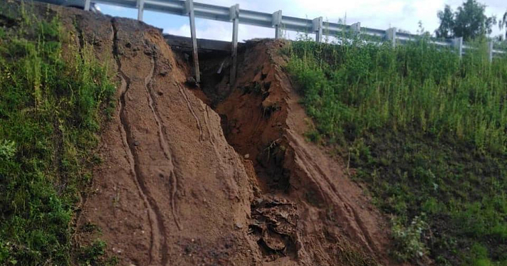 В Ярославской области вновь размыло мост через Солоницу_165162