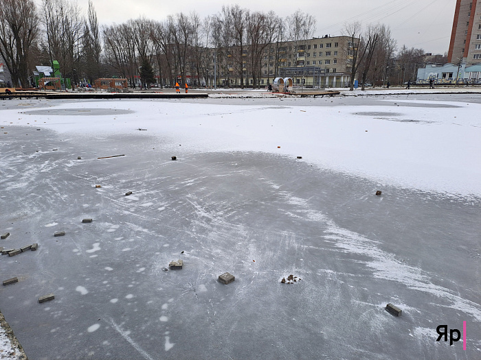 Работы в парке Победы в Ярославле продолжают и в мороз