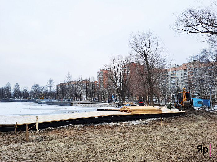 Работы в парке Победы в Ярославле продолжают и в мороз