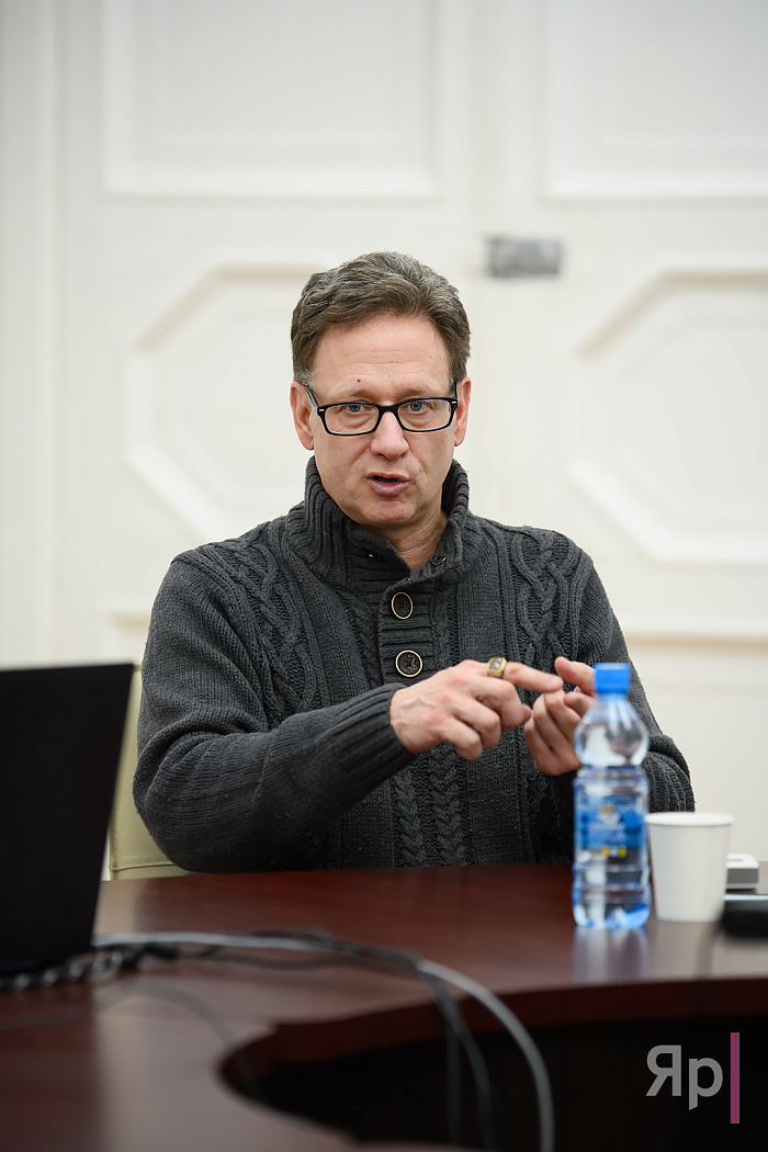 Американский журналист Джон Вароли: «Русофобия в США началась после первой победы Трампа»