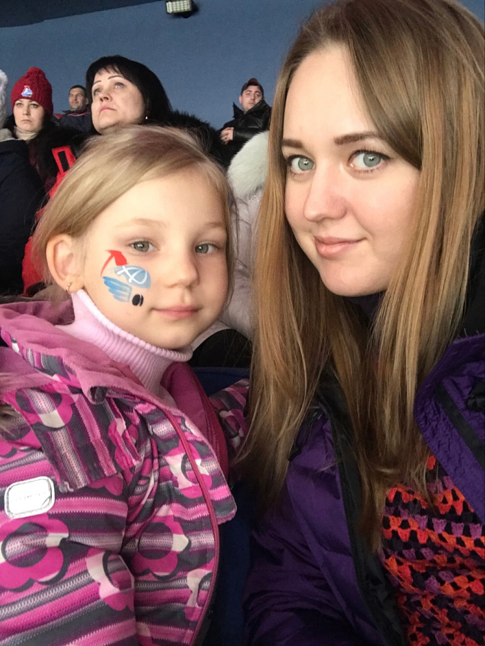 «Идея рождается со слов: «У нас есть билеты!»»: юная болельщица ярославского «Локомотива» рассказала, что её «затянуло» в хоккей