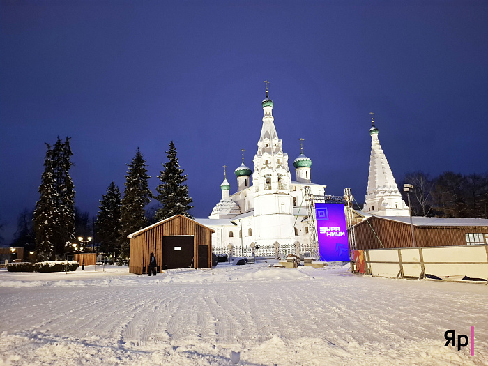 Финишная прямая: в Ярославле заливают главный городской каток