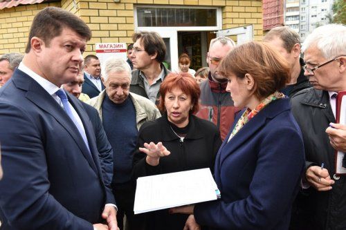 Мэр Ярославля потребовал ускорить ремонт дворов в Дзержинском районе