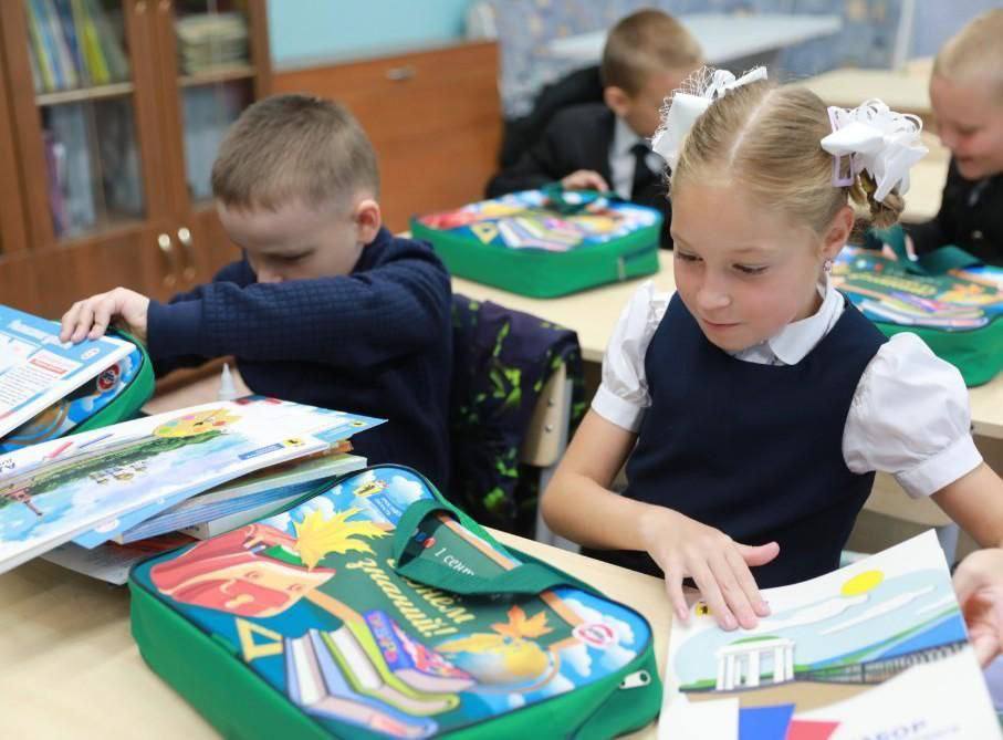 Ярославцам рассказали о ситуации с поступлением детей в первый класс