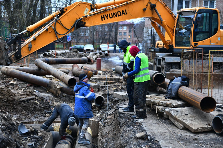 Ремонт на сетях теплоснабжения на улице Юности в Ярославле обещают полностью закончить до декабря