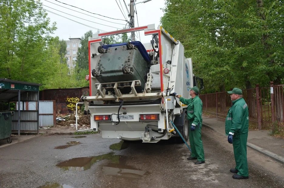Как устроена система очистки мусорных контейнеров в Ярославле. Фото и видео