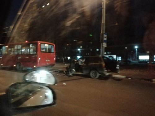 Водитель внедорожника, который сбил пешеходов на Московском проспекте в Ярославле, отпущен под подписку о невыезде