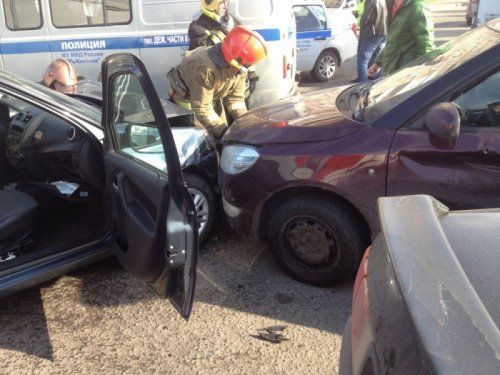 В Рыбинске столкнулись три автомобиля 