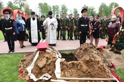 В Ярославле торжественно похоронили летчика-истребителя 