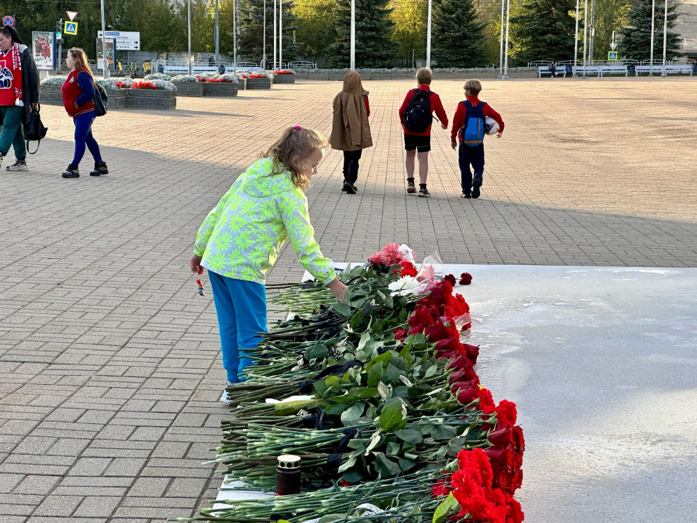 Весь хоккейный мир помнит: в Ярославле проходят мероприятия Дня памяти «Локомотива»