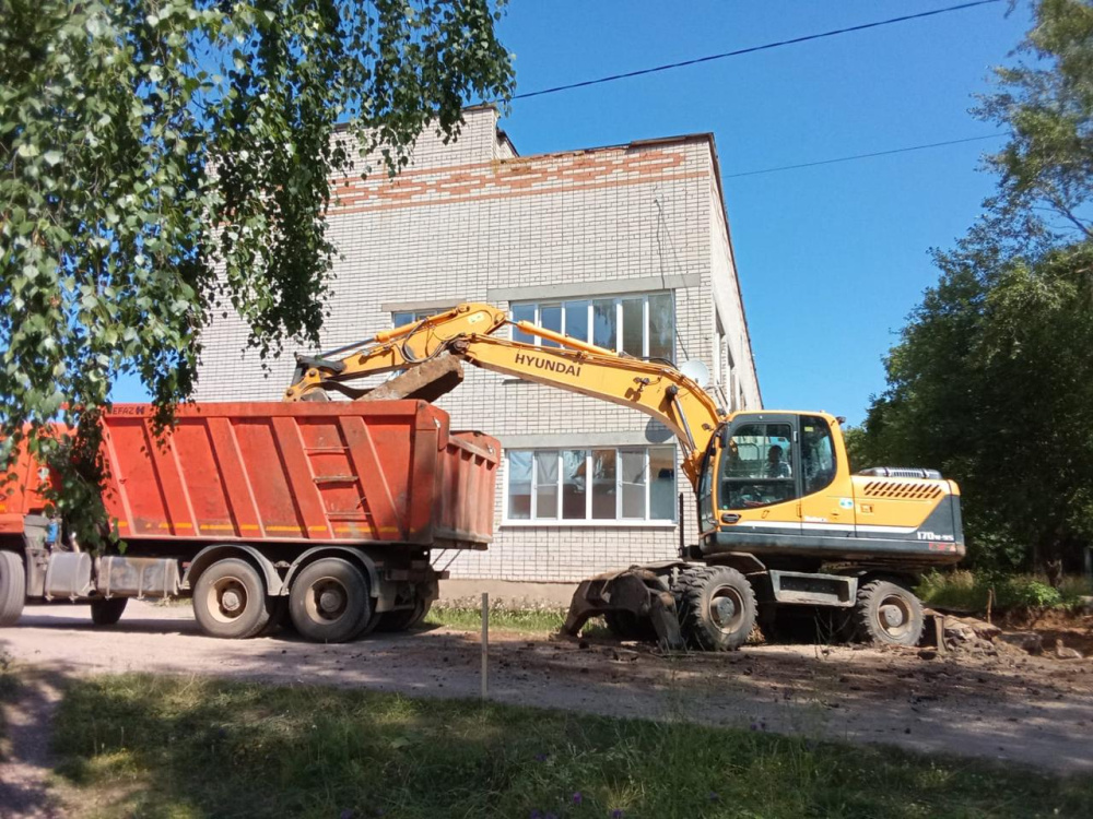 В Ярославской области по инициативе губернатора ремонтируют территории девяти больниц