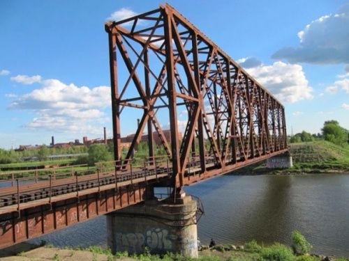 С железнодорожного моста через Которосль в Ярославле упал мальчик